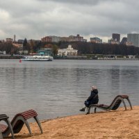 "Как провожают пароходы? Совсем не так, как поезда..." :: Владимир Безбородов