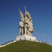 Памятник Соединение фронтов :: Сергей Беляев