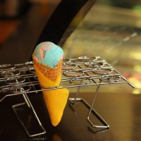 Очень вкусное мороженое :: Юрий Гайворонскiий