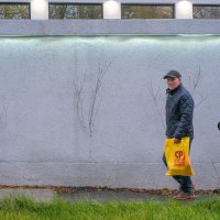 Прохожие... :: Влад Никишин