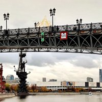 Патриарший мост готовится к Рождеству. :: Татьяна Помогалова