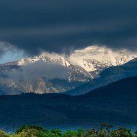 Снег на вершине пика Канигу 2784 м :: Георгий А