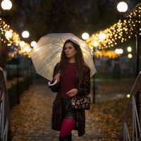 Элегантная Мария в вечернем парке :: Viktoria Anufrieva Элегантная Мария в вечернем парке :: Viktoria Anufrieva