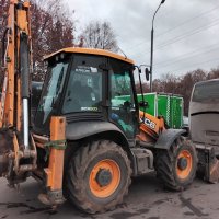 Экскаватор-погрузчик :: Дмитрий Никитин