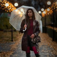 Мария в элегантном образе, в вечернем парке :: Viktoria Anufrieva Мария в элегантном образе, в вечернем парке :: Viktoria Anufrieva