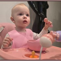 Мирослава смотрит телевизор :: Ольга Довженко