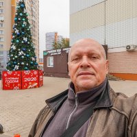 А у нас уже ёлку поставили :: Валерий Иванович