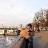 Адмиралтейская набережная  в  СПб,  рыбаки :: Фотогруппа Весна