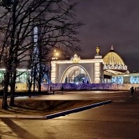 ВДНХ вечером :: Александр Чеботарь ВДНХ вечером :: Александр Чеботарь