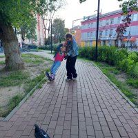 освоение роликов с помощью сестры :: Артём 