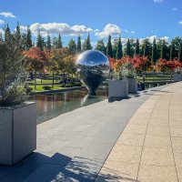 Краснодар. Парк Галицкого. Арт-объект "Перевернутая капля" :: Galina 