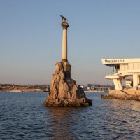 Памятник затопленным кораблям. :: Андрей Дурапов Памятник затопленным кораблям. :: Андрей Дурапов