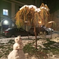 Снеговик и лиственница :: Сапсан 