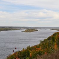 Сарапул. Северный жилой район. Мкрн. Старцева гора. Красивейший вид на реку Кама :: Борис Русаков