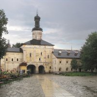 Святые ворота с надвратным храмом Иоанна Лествичника :: Александр Ильчевский Святые ворота с надвратным храмом Иоанна Лествичника :: Александр Ильчевский