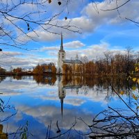 Краски осени. Петропавловский парк. :: Михаил Свиденцов