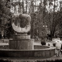 У фонтана :: Алексей Трифонов