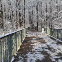 Снеговички на мосту :: Игорь Ч.