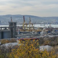 Новороссийск. Вид на Храм Святителя Спиридона :: Валерий Ткаченко