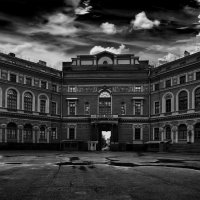 Фантазия на тему призрака Михайловского замка :: Евгений 