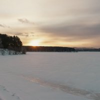 Волшебство зимы заключается в том, что она заставляет нас замедлиться и насладиться моментом. :: Вадим Басов