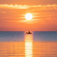 Утренняя рыбалка :: Константин Бобинский