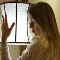 Девушка и свет :: Мария Яковлева