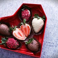 Клубника и шоколад! :: Юрий Полторыхин.