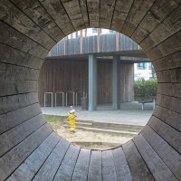 На детской площадке :: Валерий Иванович