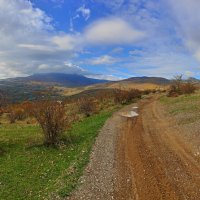 Грунтовка вдоль склона горы Южная Демерджи. :: Виктор Мухин