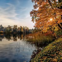 осень на реке :: Юрий Лев