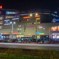 Кинотеатр и торговый центр :: Александр Синдерёв