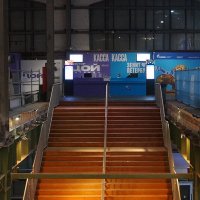 кто поднимается на выставку, а мы спускаемся в кафе :: zavitok * кто поднимается на выставку, а мы спускаемся в кафе :: zavitok *