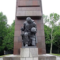 Берлин. Трептов - парк. :: Владимир Драгунский Берлин. Трептов - парк. :: Владимир Драгунский