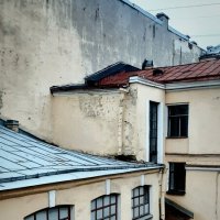 Во дворе МИСПа :: Наталья Герасимова Во дворе МИСПа :: Наталья Герасимова