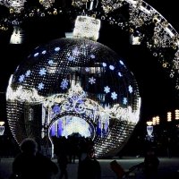 город наряжается :: Олег Лукьянов город наряжается :: Олег Лукьянов