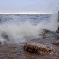 Волна целует камень :: Георгий А Волна целует камень :: Георгий А