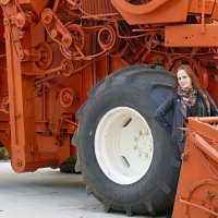 Комбайн и девушка :: Олег Комбайн и девушка :: Олег