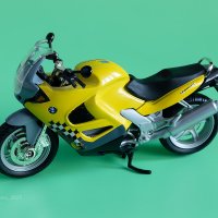 Модель жёлтого мотоцикла BMW :: Александр Синдерёв