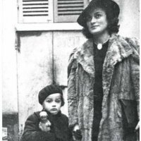 Ален Делон с мамой, 1940 :: Валерий Кокорев Ален Делон с мамой, 1940 :: Валерий Кокорев