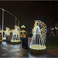 Ангелочки вокруг ёлки. :: Валерия Комова Ангелочки вокруг ёлки. :: Валерия Комова