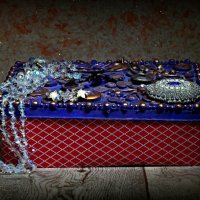 Выбирая украшения для Снегурочки...:-) :: Андрей Заломленков