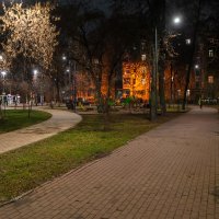 Ночной сквер :: Александр Синдерёв