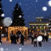 А снег идёт... :: Татьяна Лютаева