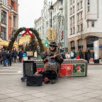 ...Уличный музыкант :: Лилия .