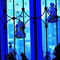 Украшения на окне :: Юрий Гайворонскiий