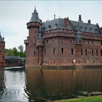 Вид замка де Хаар со стороны пруда. :: Валерий Готлиб