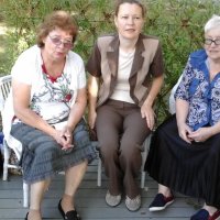 Наташа с мамой и тётей :: Дмитрий Никитин