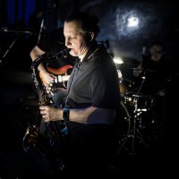 САКСОФОНИСТ :: HART BAD