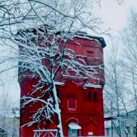 Водонапорная башня :: Сергей Кочнев
